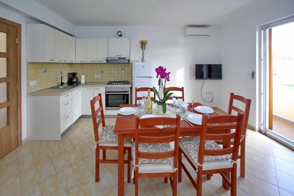 Apartments With A Parking Space Sukosan, Zadar - 16641 Екстериор снимка